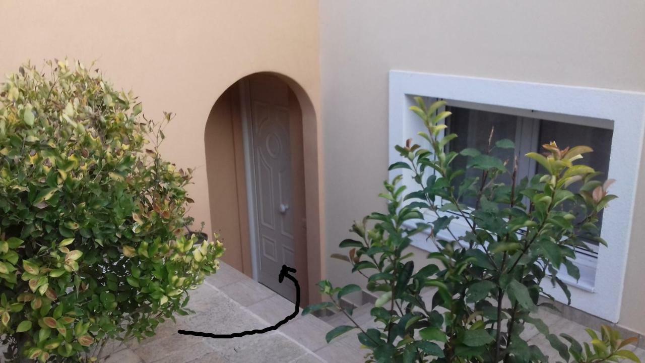 Appartamento Christinas Garden Patras Esterno foto